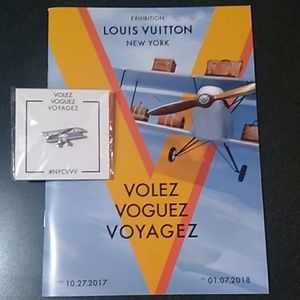 Louis Vuitton (LV) Pin Limited Edition - Airplane